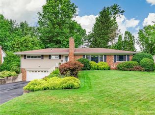 3035 Silverview Dr, Stow, OH 44224