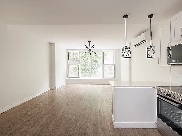 228 E 51st St #3 — Photo 5