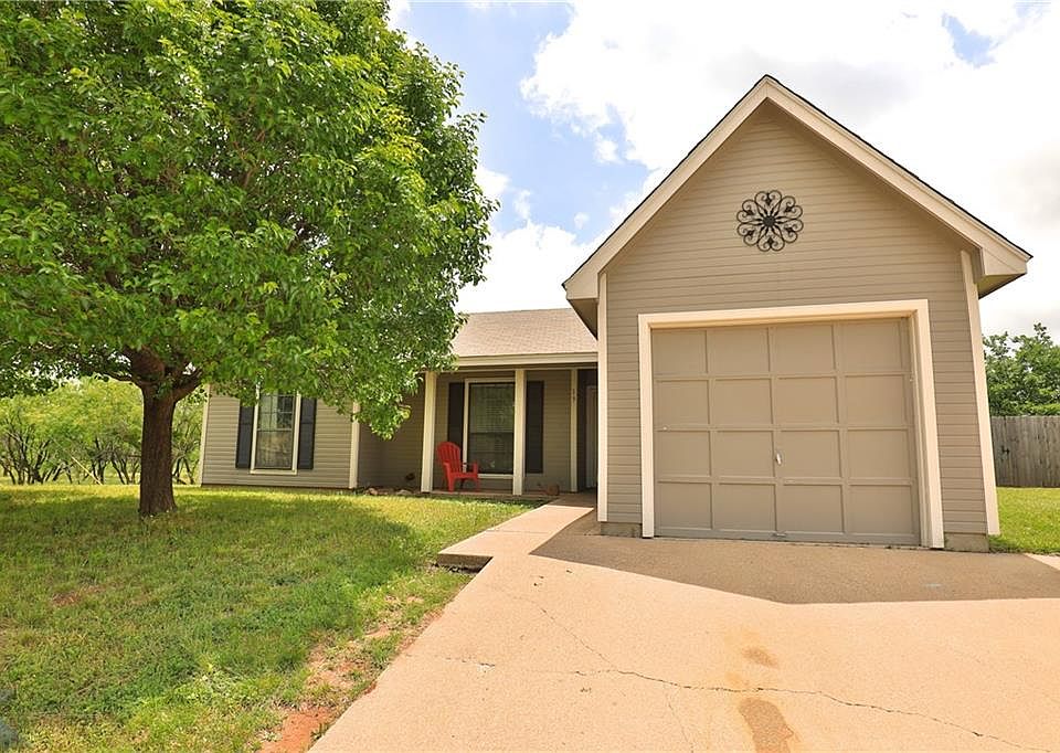 1st image of 19 Shady Brook Cir