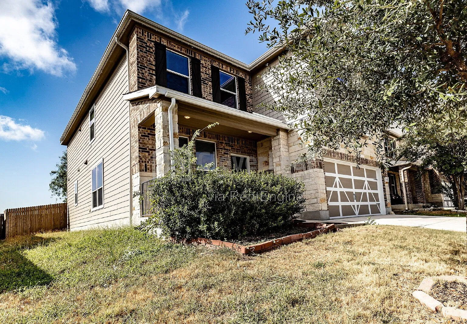 4 bed, 2.5 bath, 2561 sqft, $2,000 — Photo 3