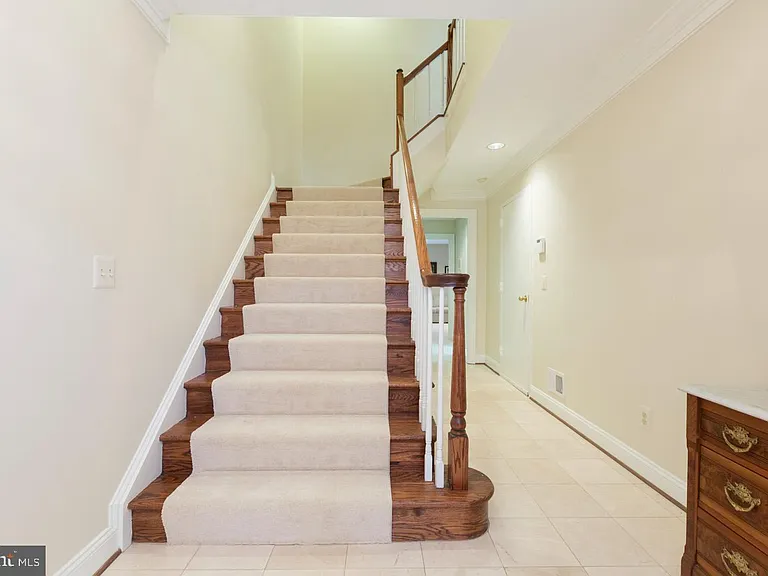4062 Mansion Dr NW — Photo 7