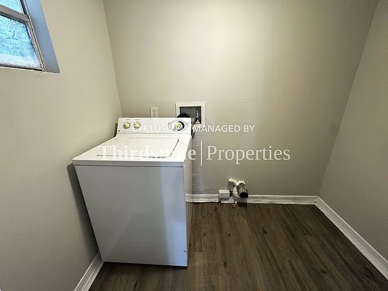 6965 Lorain St — Photo 26