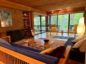 125 Redrock Dr