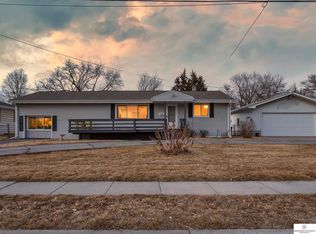 8458 Decatur St, Omaha, NE 68114