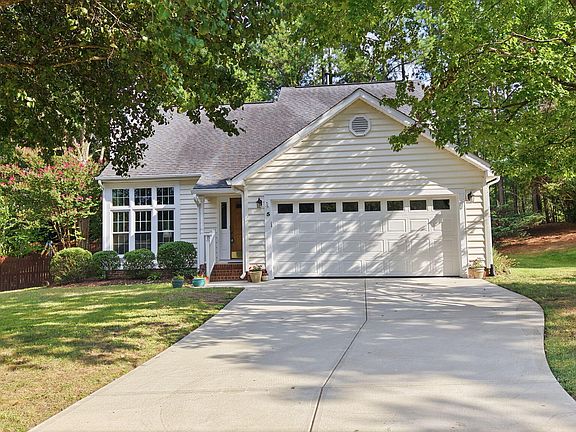 2nd image of 5 Wavecrest Ct