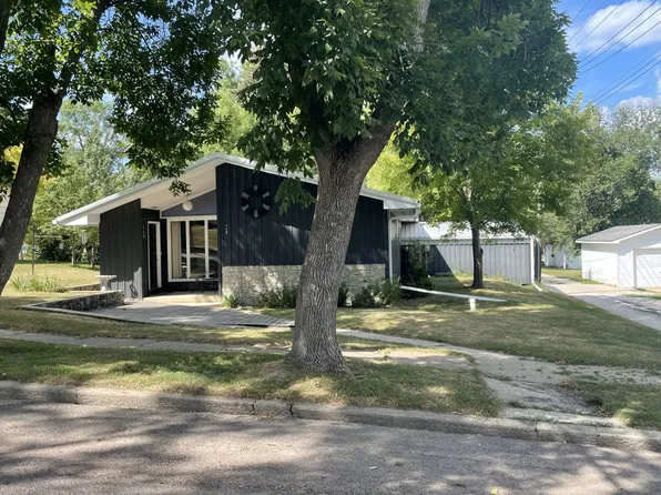 115 W Walnut St, Sisseton, SD 57262
