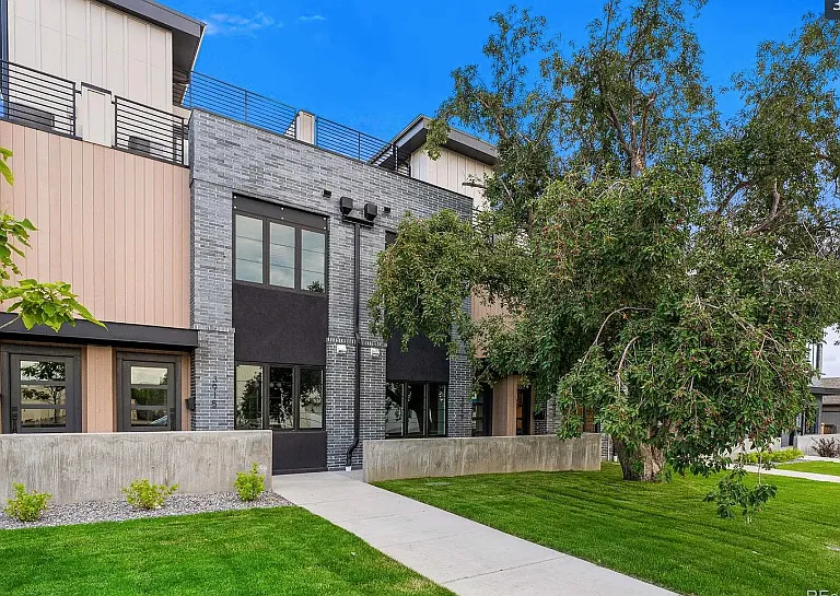 3919 Cook St — Photo 33