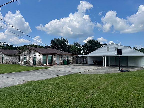 2nd image of 113 Oak Ln