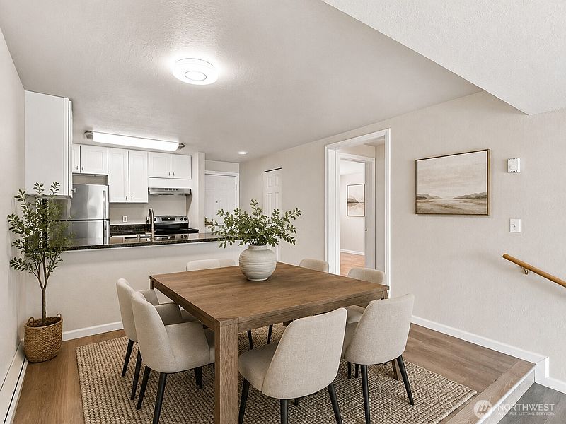 2nd image of 9484 Redmond-Woodinville Road NE #C204