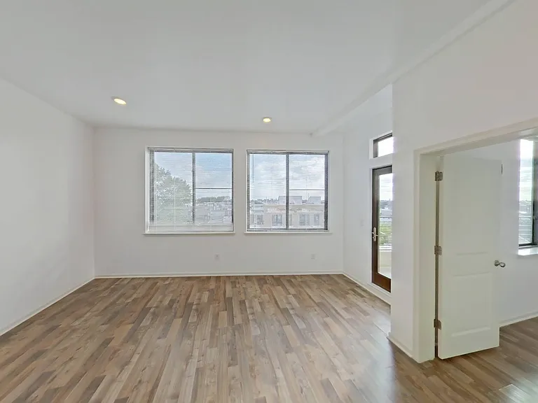 333 Earp Street — Photo 24
