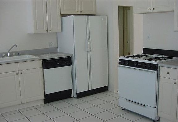 2nd image of 1731-33 La Playa Ave