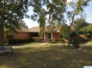 208 Barkwood Dr NE, Huntsville, AL 35811