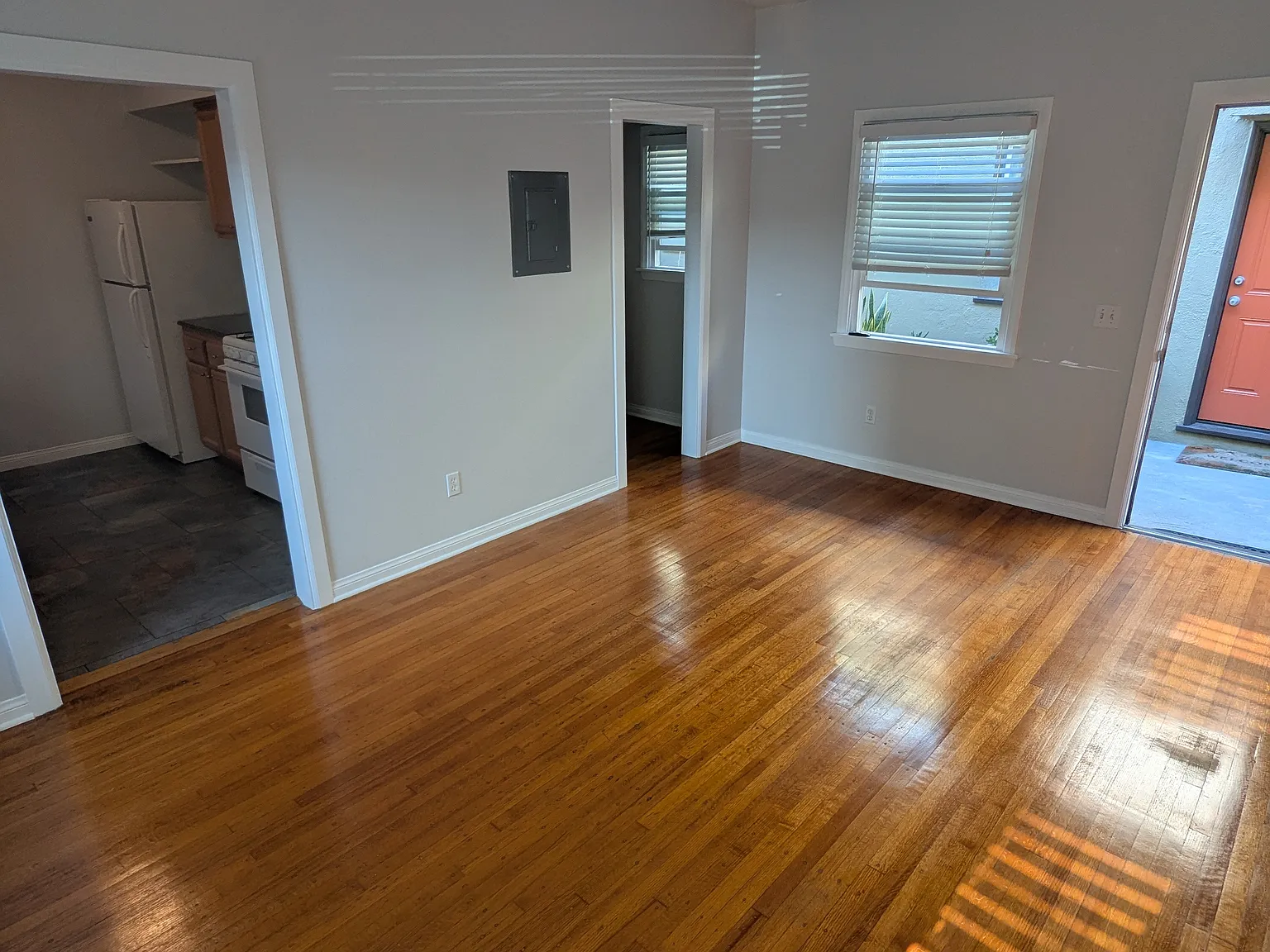 Studio, 410 sqft, $1,675 — Photo 2