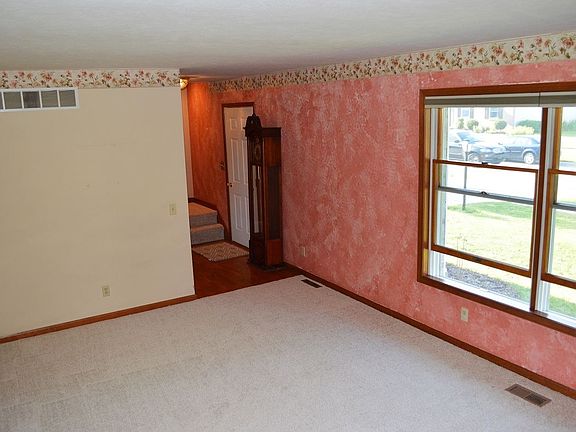 4th image of 2414 Revere Dr