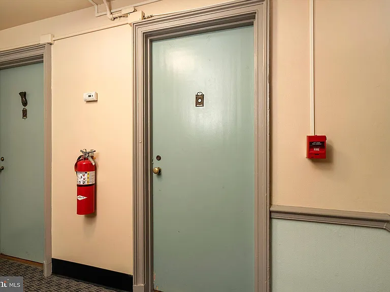 25 Palmer Sq W #A — Photo 6