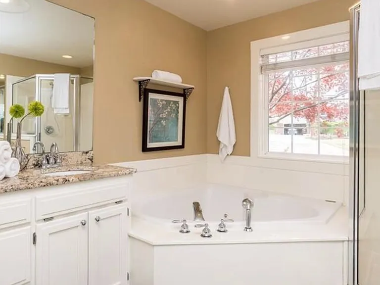 310 Genesis Dr — Photo 17