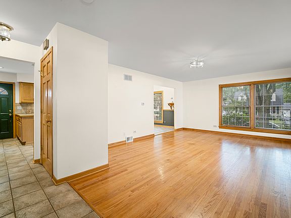 3rd image of 421 N Elm St