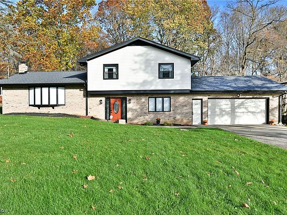3rd image of 637 Esme Dr