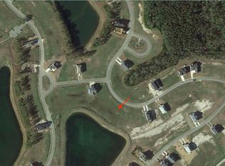 562 Moss Lake Ln, Holly Ridge, NC 28445