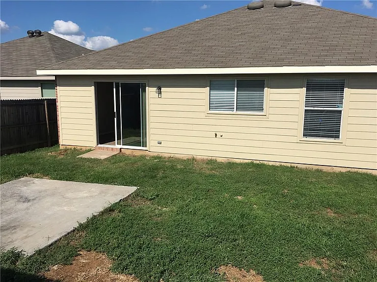 8320 Autumn Creek Trl — Photo 27