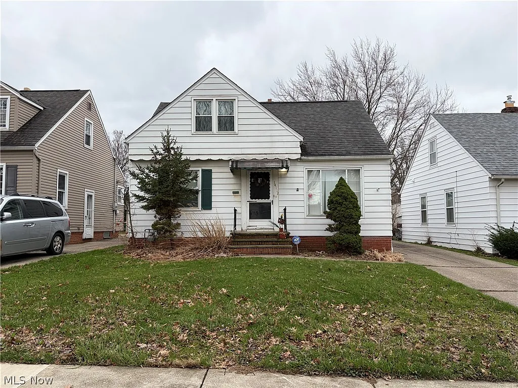 14112 Krems Ave photo 1
