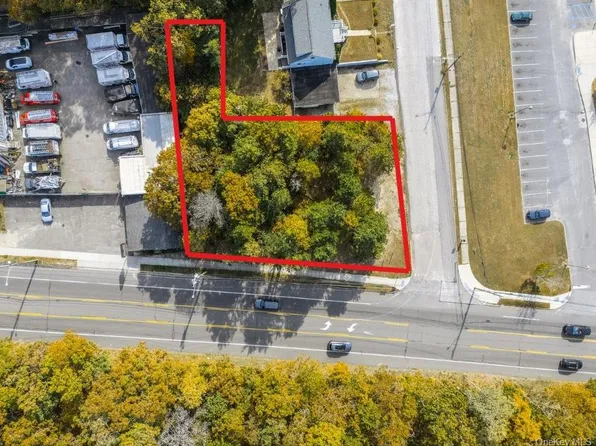 574 Montauk Highway, Shirley, NY 11967