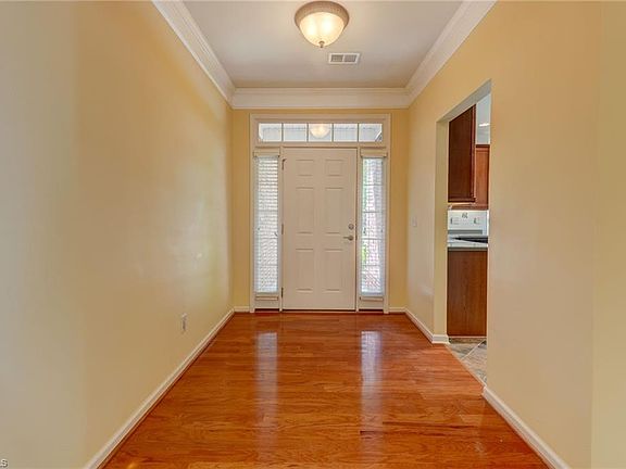 5th image of 205 Heritage Hill Dr