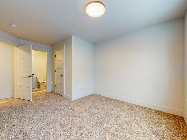 Skyview Lofts — Photo 16