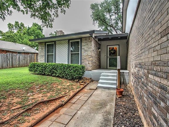 5th image of 11821 Hollyrock Dr
