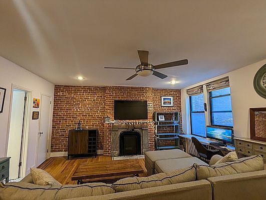 4th image of 344-346 E 58th St #4B