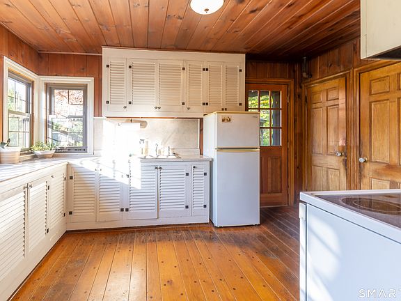 4th image of 56 Neptune Avenue