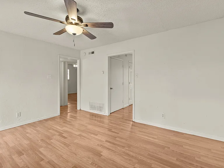 100 Apache Hills Dr #B — Photo 7