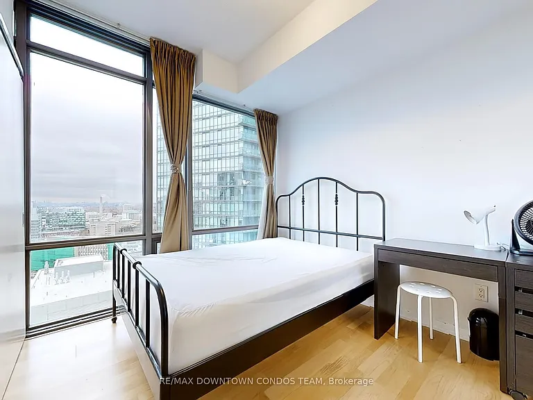 38 Grenville St #1503 — Photo 10