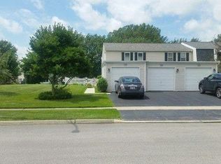 378 Rodenburg Rd, Roselle, IL 60172