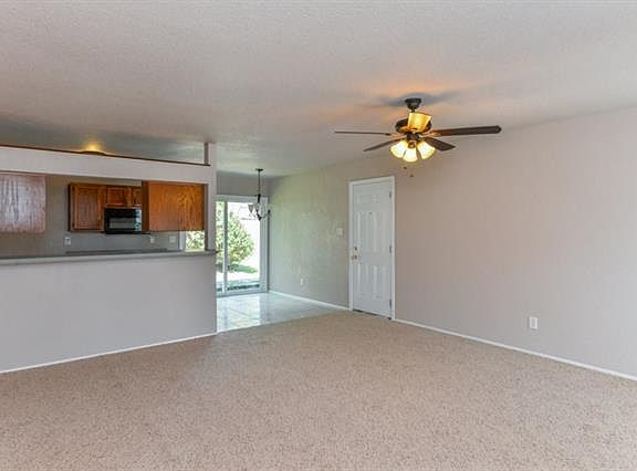 4th image of 2323 Wildbriar Dr