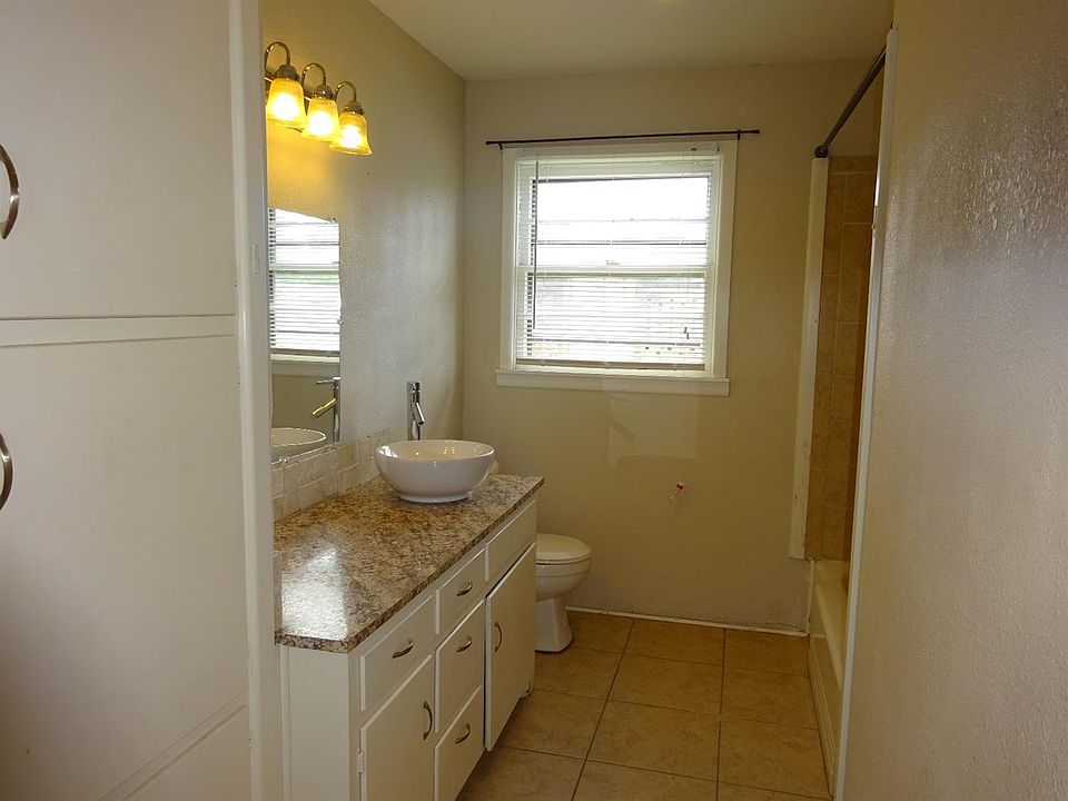 2nd image of 5204 14th St