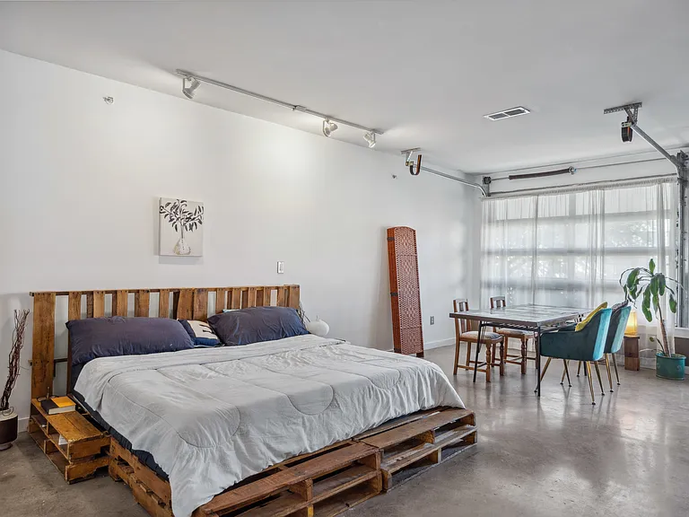 1111 S Akard St #210 — Photo 9