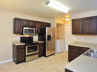 210 Lyle Curtis Cir, Waynesville, MO 65583