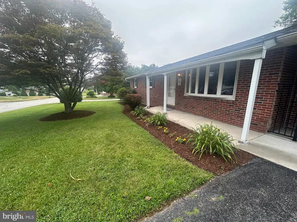 9825 Richlyn Dr, Perry Hall, MD 21128