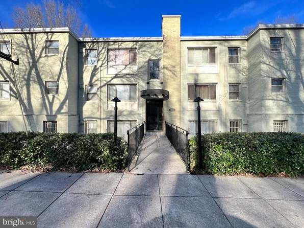 2844 Hartford St SE APT 302, Washington, DC 20020