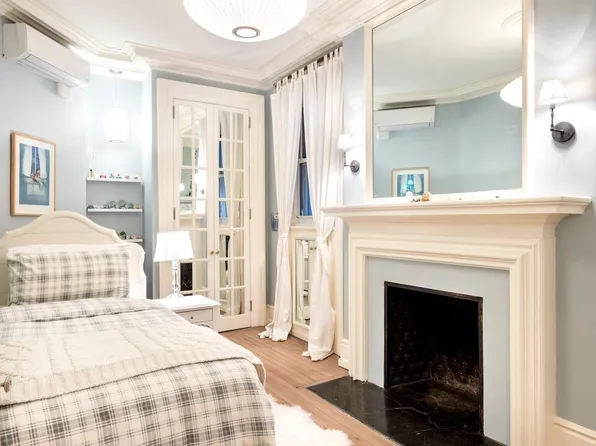 69 Washington Place image 14 of 25