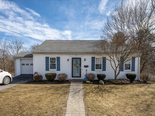 25 Lind St, Oxford, MA 01540