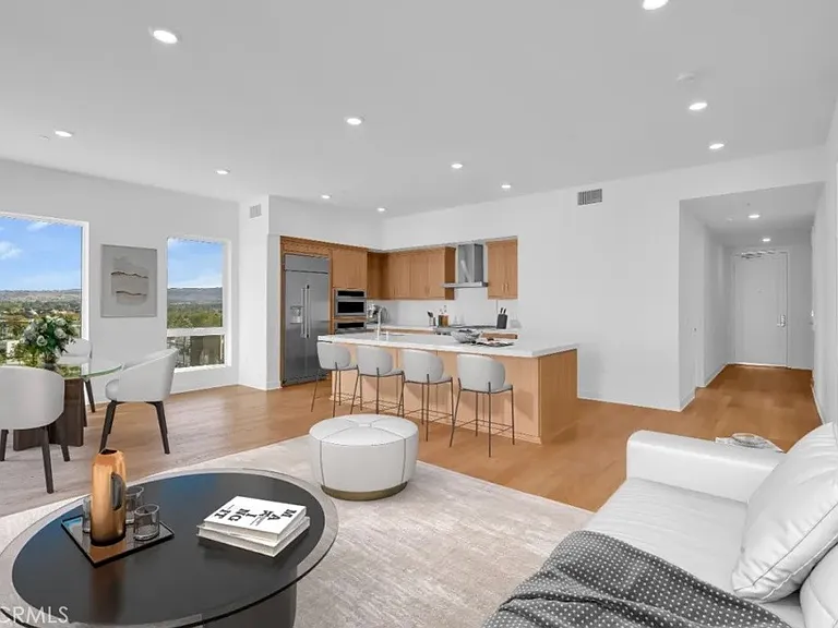 3614 Rivington — Photo 2