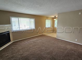 1209 O Avenue Pl NE, Cedar Rapids, IA 52402