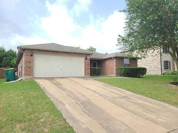 3rd image of 1213 Beatty Dr