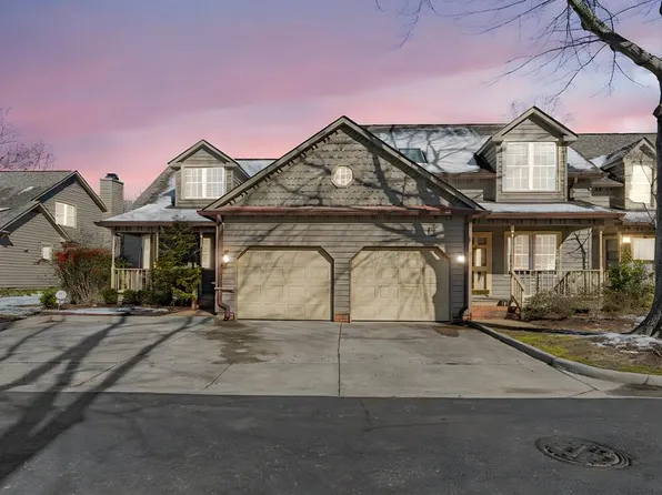 15 Heatherfield Ct, Kilmarnock, VA 22482