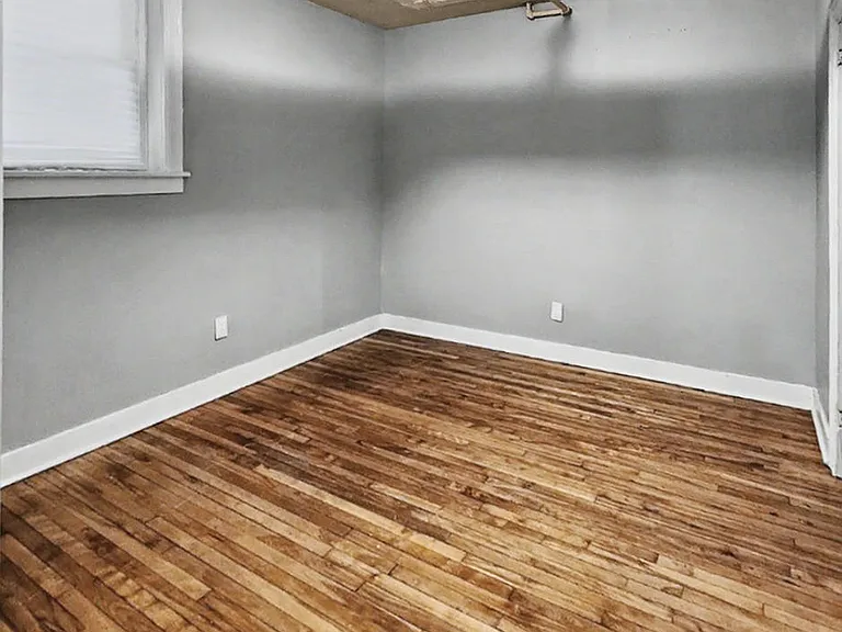 405 Elgin St — Photo 4
