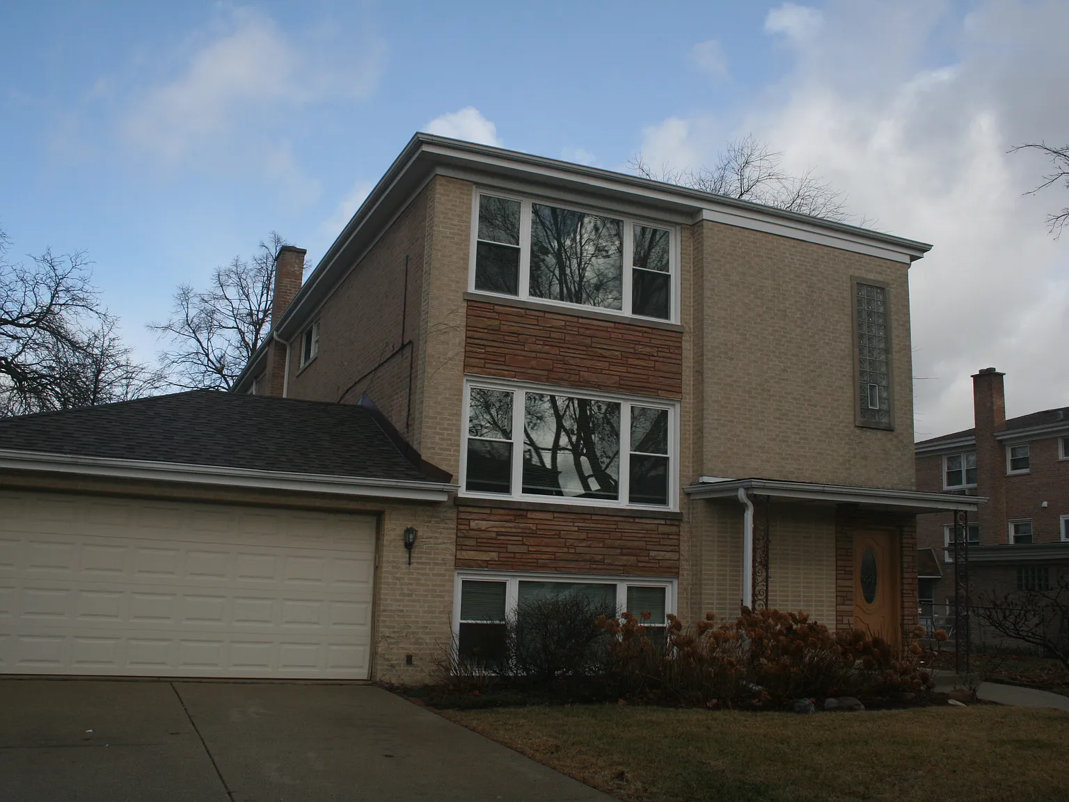 3 bed, 1.5 bath, $2,900 — Photo 1