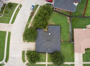 8001R Blue Duck Trl, Arlington, TX 76002