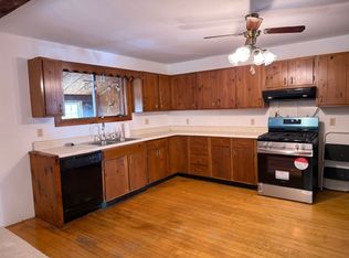 253 Main St, Whitinsville, MA 01588